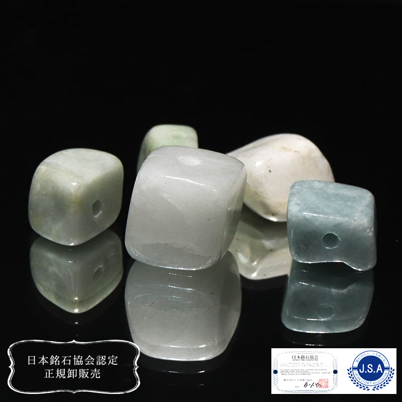 【日本銘石】角ビーズ　糸魚川翡翠＜新潟県産＞　5個入り　約10～16mm　穴あり [co-g0717]