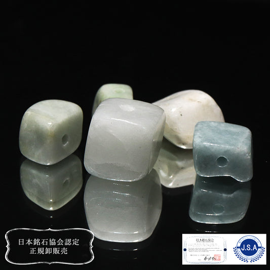 【日本銘石】角ビーズ　糸魚川翡翠＜新潟県産＞　5個入り　約10～16mm　穴あり [co-g0717]