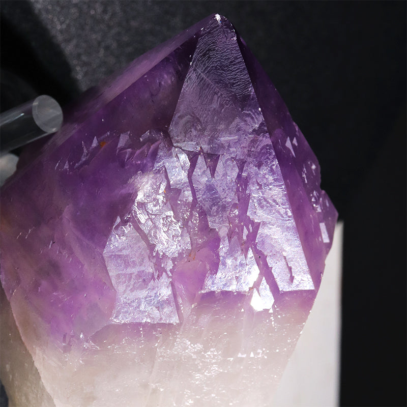 【1/19まで水瓶座星座石20％OFF(決済時に自動割引)】原石　ボリビアアメジスト　ボリビア産　台付き　約600～630g(原石のみ)　ランダム発送 [co-g1744]