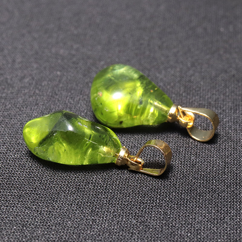 ペリドット＜ミャンマー産＞　TOPランク　原石　約11.9～16.5×8.1～11.8mm　真鍮製 [co-g2963]
