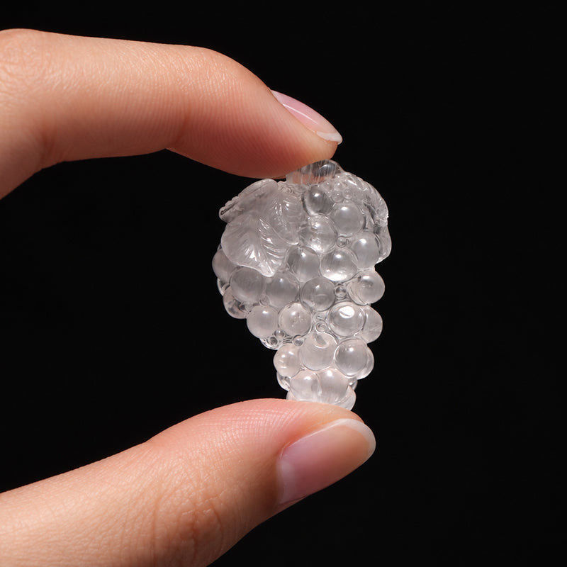 ニードルイントパーズ＜ブラジル産＞　蒲萄(ぶどう)　ミニ彫り物　約横14～20×縦22～30mm [co-g3467]
