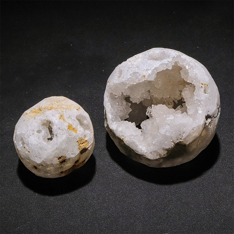 水晶ジオード＜モロッコ産＞　丸玉　原石　　約4.9～8.3cm　ランダム発送 [co-g3274]