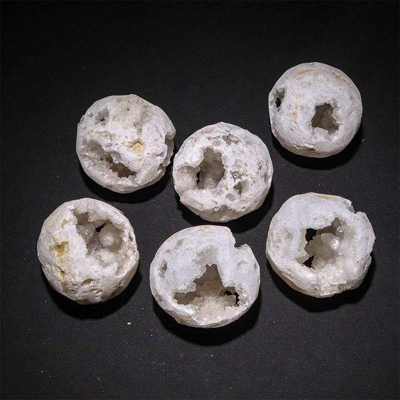 水晶ジオード＜モロッコ産＞　丸玉　原石　　約4.9～8.3cm　ランダム発送 [co-g3274]