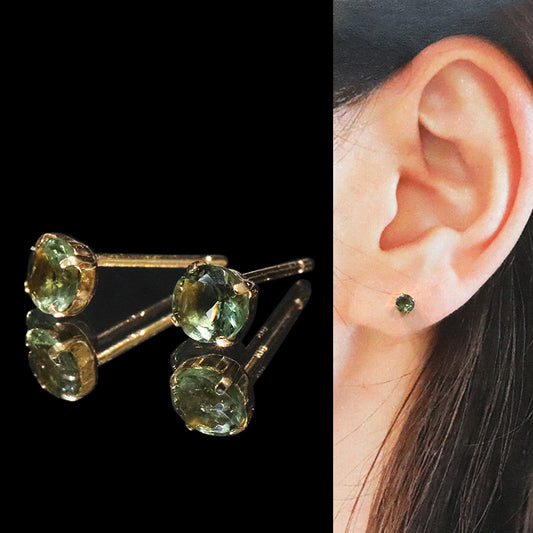 【現品限り】ピアス　モルダバイト＜チェコ産＞　突き刺し型　約4mm　K18　ゴールド  [co-g2125]